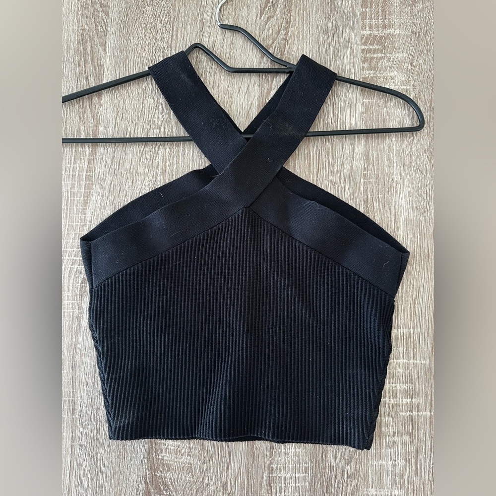 Like new Aritzia sculpt knit cross top